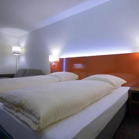 Iq-hotel Hotel