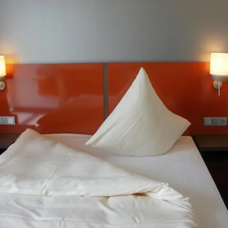 Iq-hotel 2*