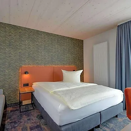Iq-hotel Hotel