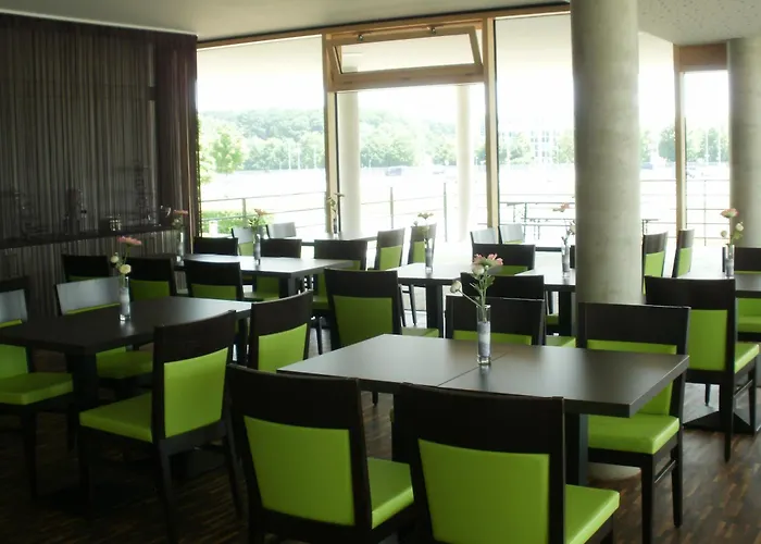 מלון Iq-hotel 2*