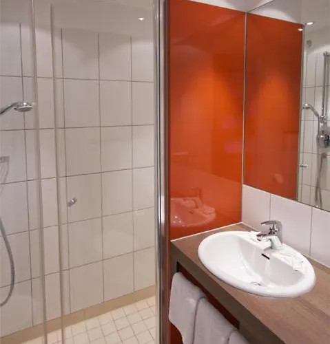 Iq-hotel מלון 2*